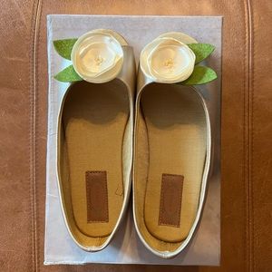 Joyfolie peep toe flats. Like new with box! Size youth 3.